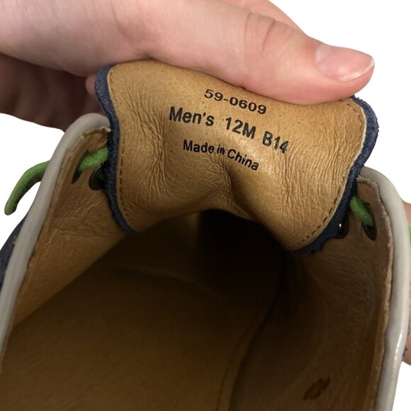 JOHNSTON & MURPHY SUEDE OXFORD FLEX (Retail $140) - Picture 4 of 6